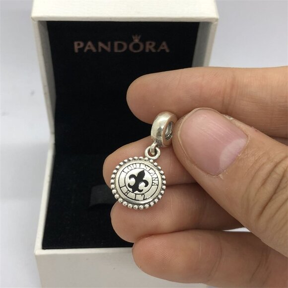 ✨🔥Pandora Louisiana 1812 French Quarter Fleu De Lis Logo Dangle Charm - Picture 2 of 5